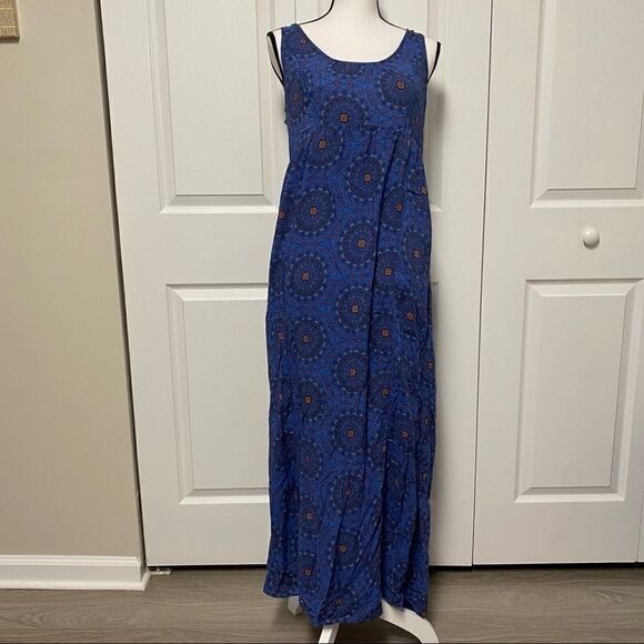 Forever 21 blue & white lace maxi sleevele… - Picture 1 of 11